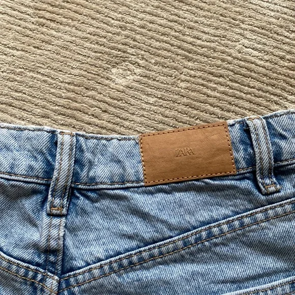 Zara Denim Cotton Jean Shorts Light Wash Boy Long Length Size 4 - Picture 8 of 11